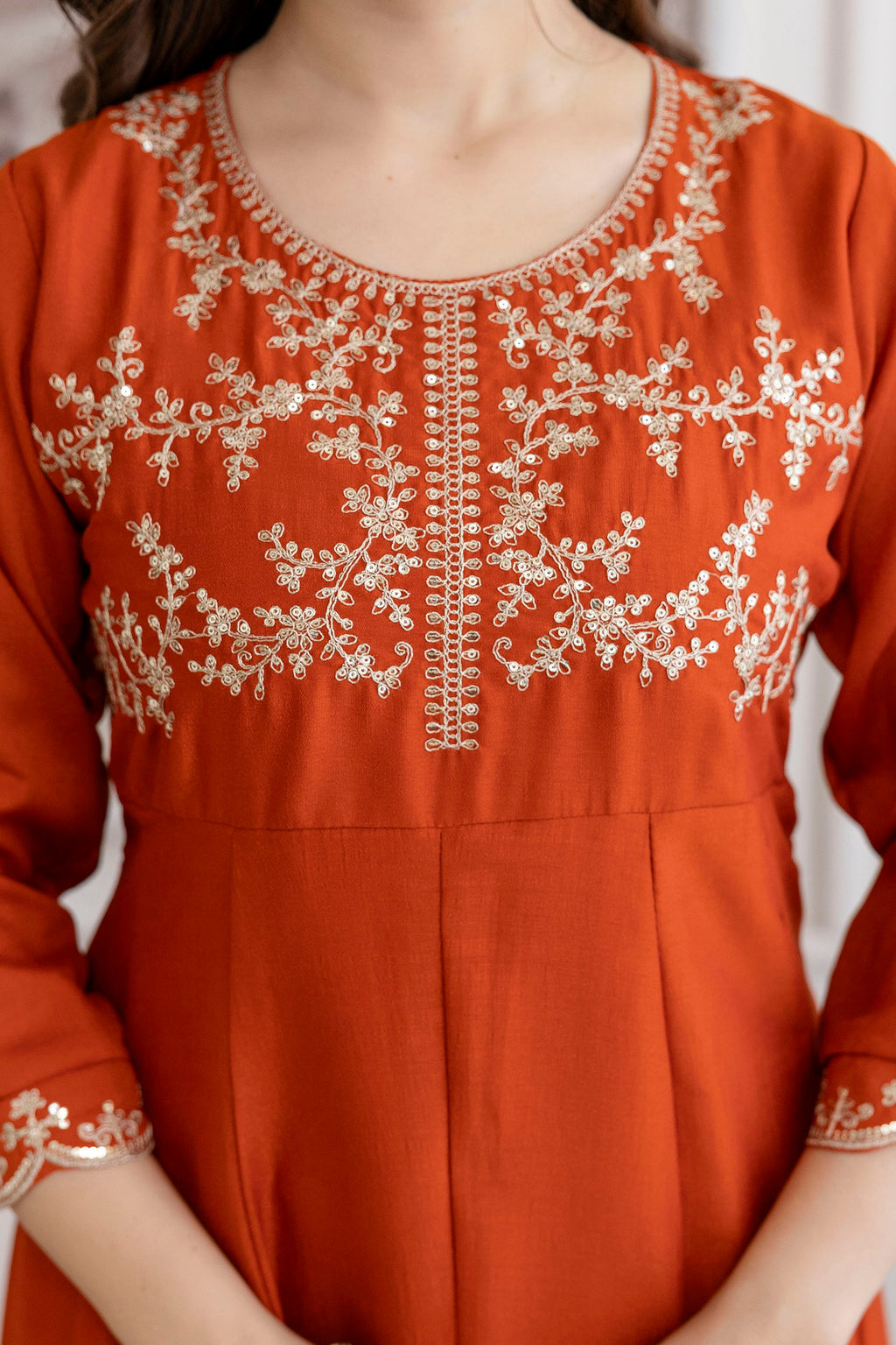 Women's Embroidered Vichitra Silk Kurti Pant & Dupatta Set | AF-JANVI ORENGE