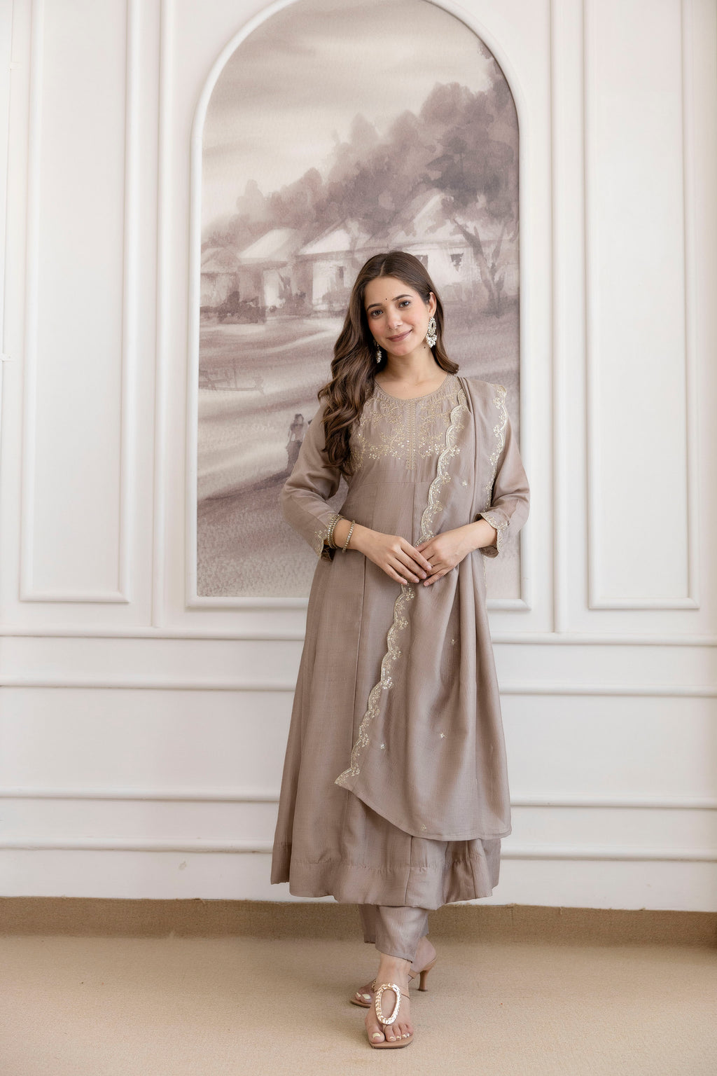 Women's Embroidered Vichitra Silk Kurti Pant & Dupatta Set | AF-JANVI CHIKU