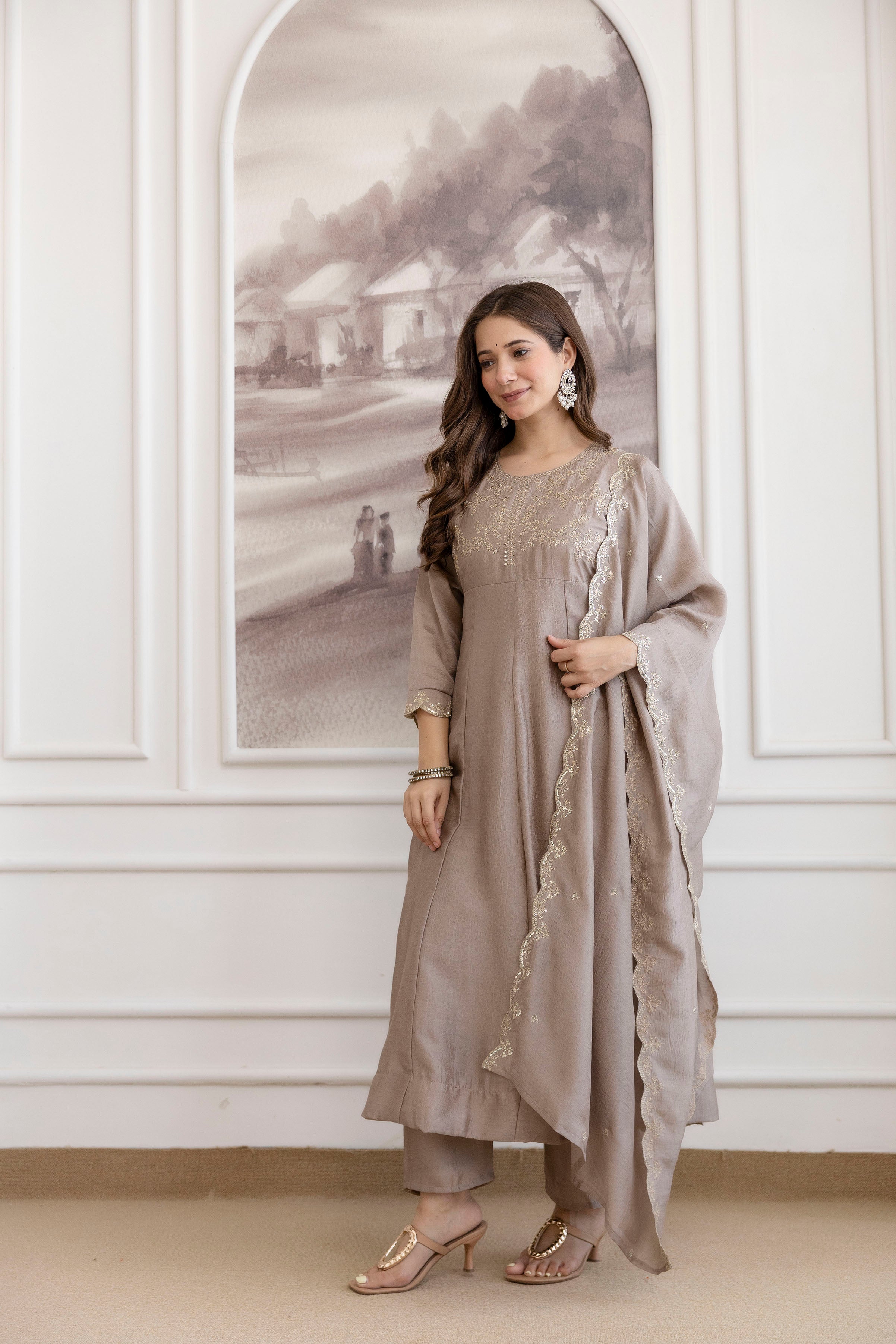 Women's Embroidered Vichitra Silk Kurti Pant & Dupatta Set | AF-JANVI CHIKU