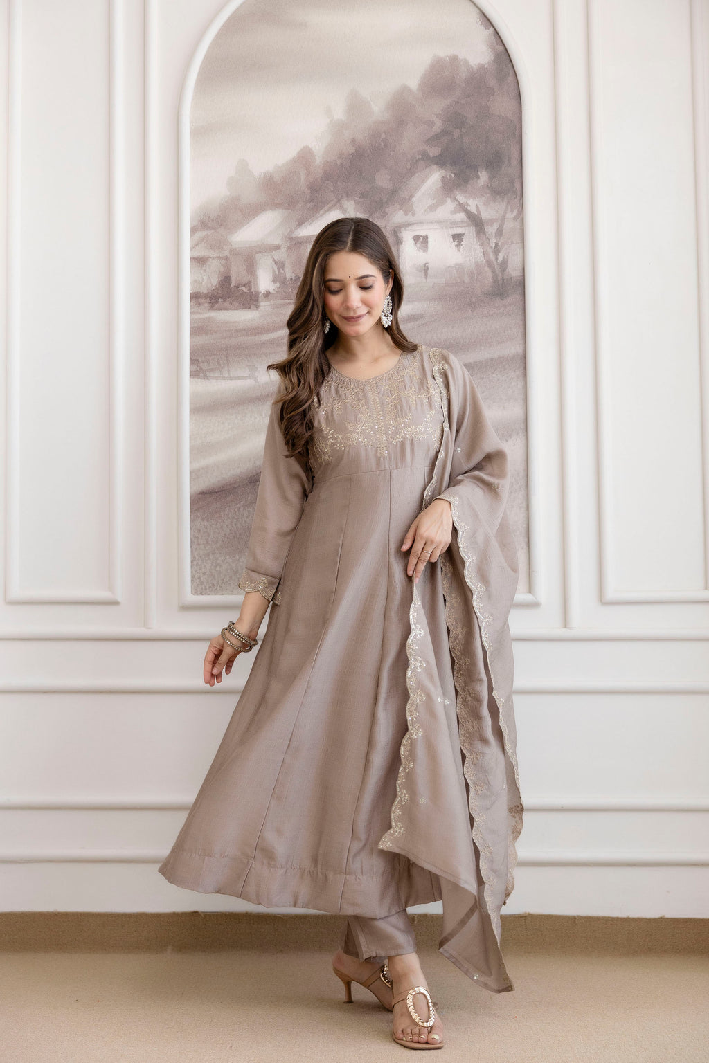 Women's Embroidered Vichitra Silk Kurti Pant & Dupatta Set | AF-JANVI CHIKU