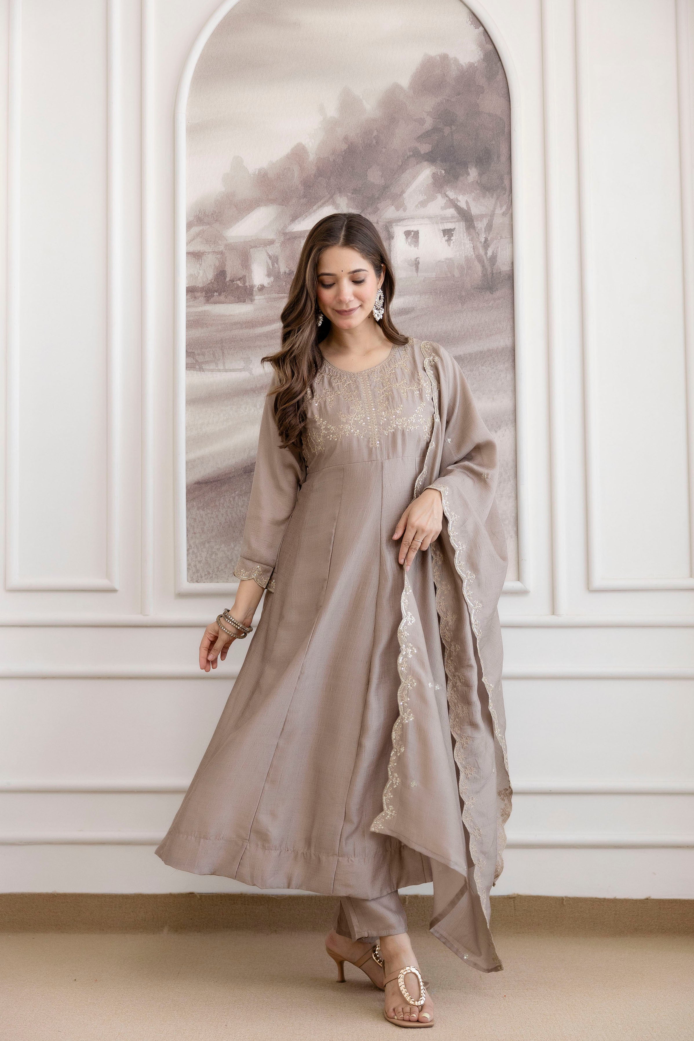 Women's Embroidered Vichitra Silk Kurti Pant & Dupatta Set | AF-JANVI CHIKU