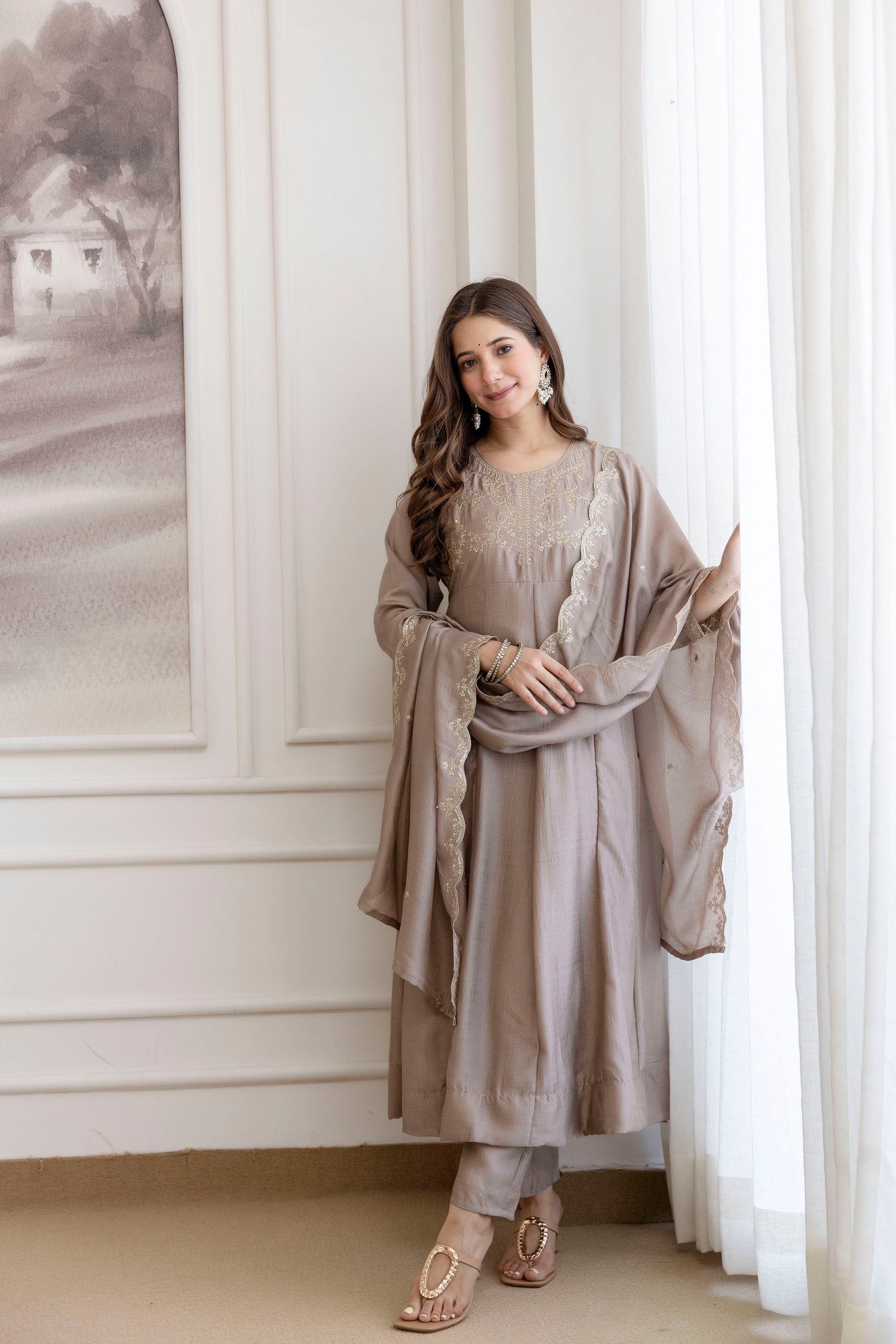 Women's Embroidered Vichitra Silk Kurti Pant & Dupatta Set | AF-JANVI CHIKU