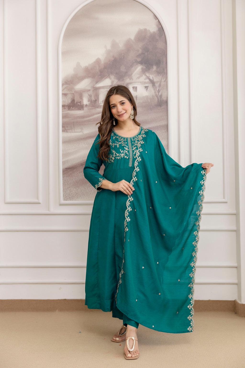 Women's Embroidered Vichitra Silk Kurti Pant & Dupatta Set | AF-JANVI RAMA