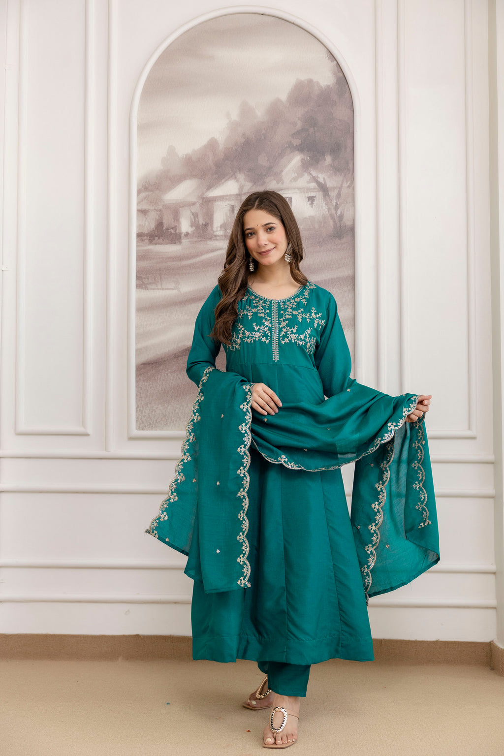 Women's Embroidered Vichitra Silk Kurti Pant & Dupatta Set | AF-JANVI RAMA