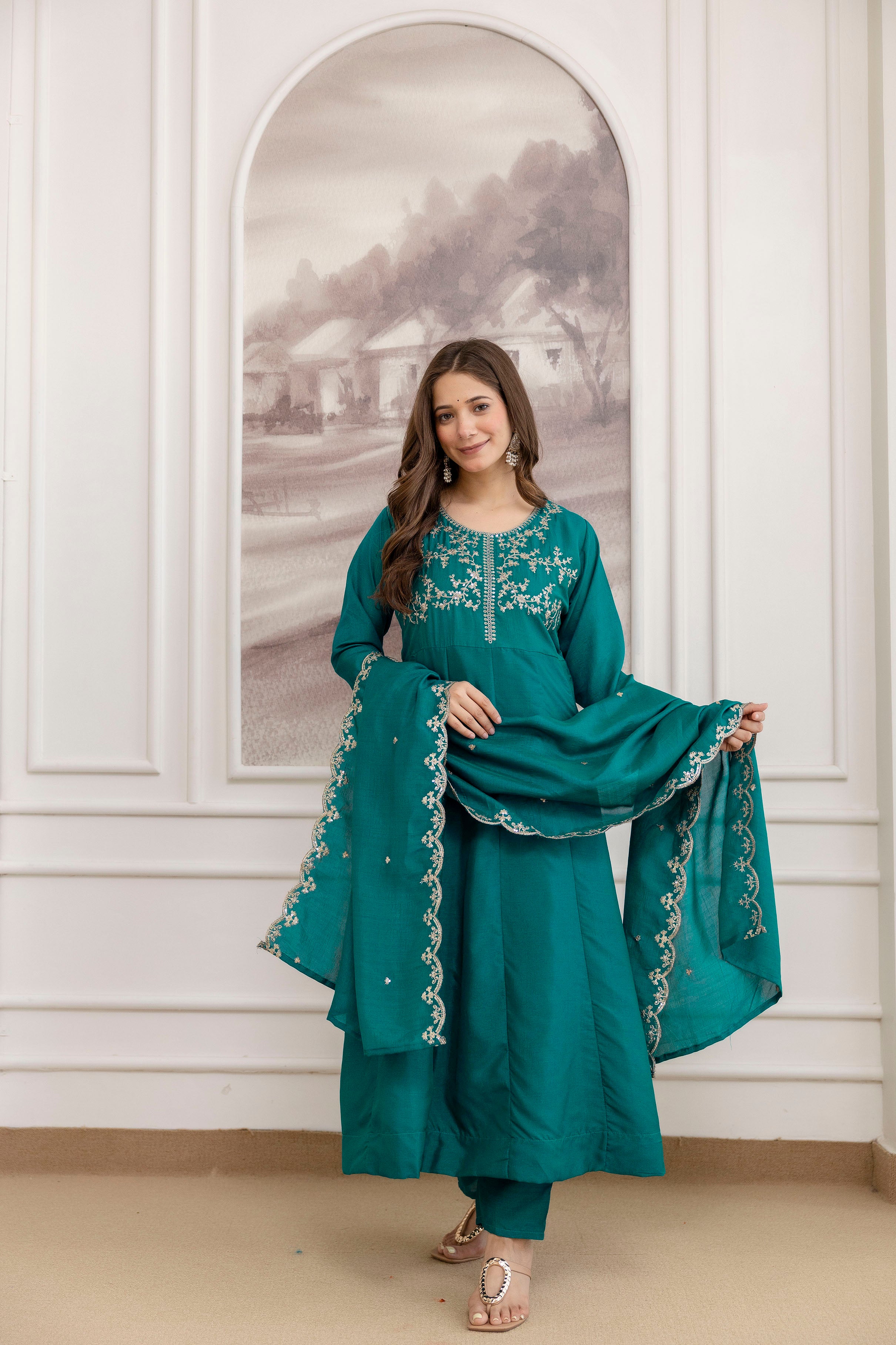 Women's Embroidered Vichitra Silk Kurti Pant & Dupatta Set | AF-JANVI RAMA