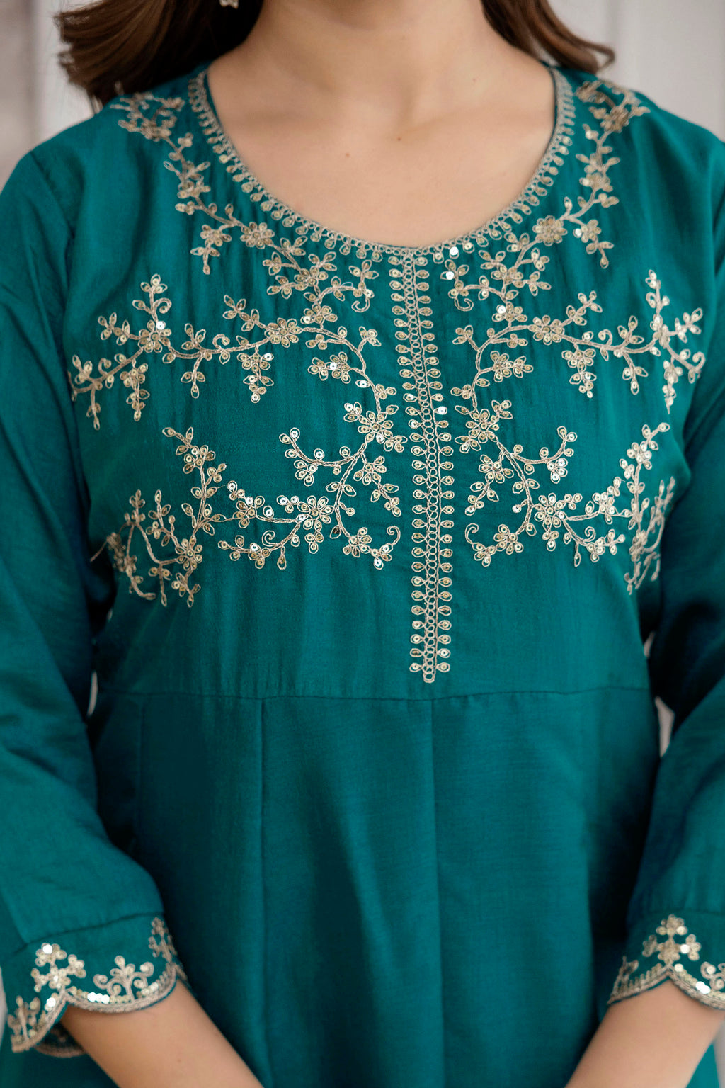 Women's Embroidered Vichitra Silk Kurti Pant & Dupatta Set | AF-JANVI RAMA