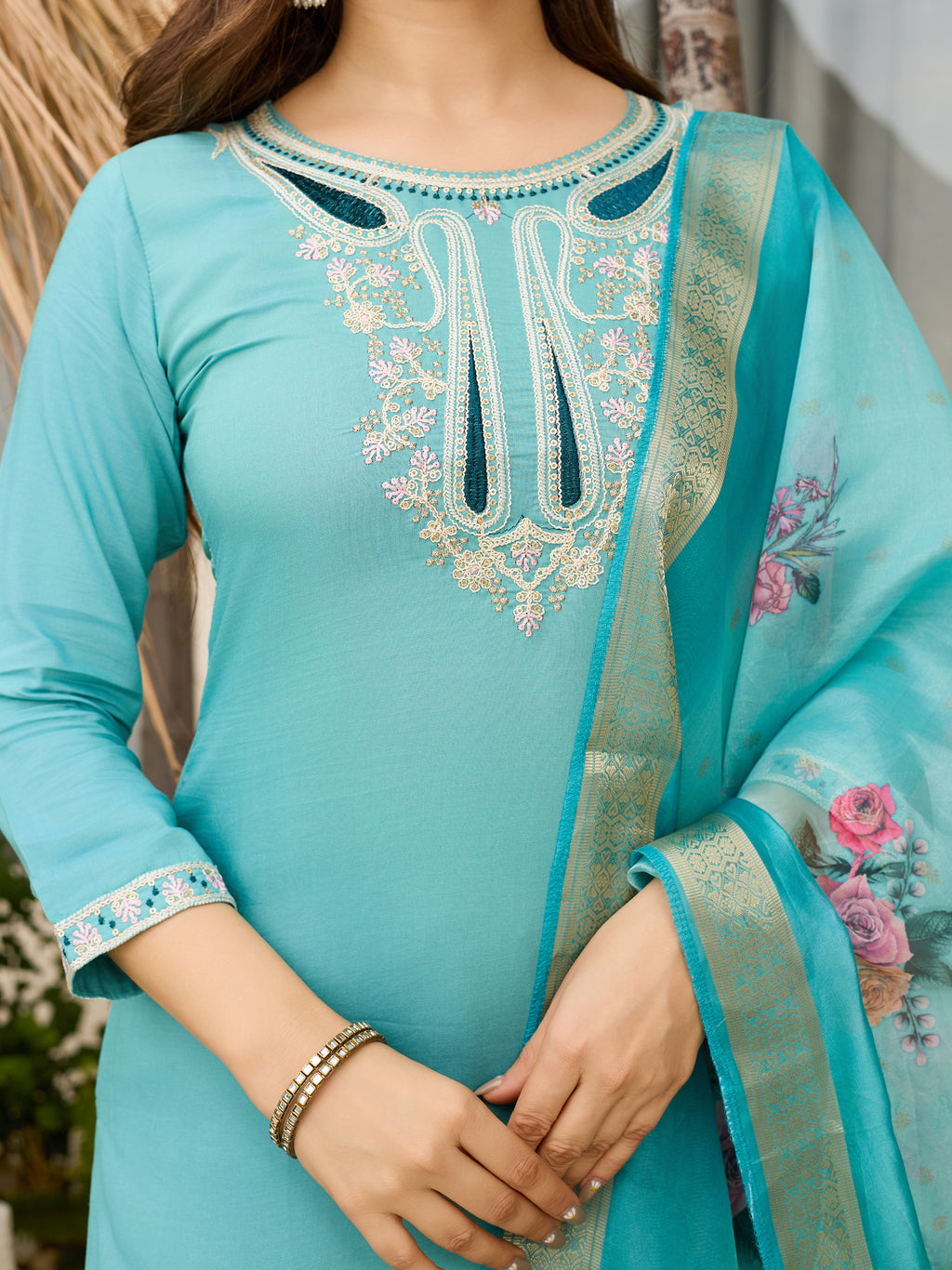 Women's Embroidered Viscose Kurti Pant & Organza Dupatta Set | D678