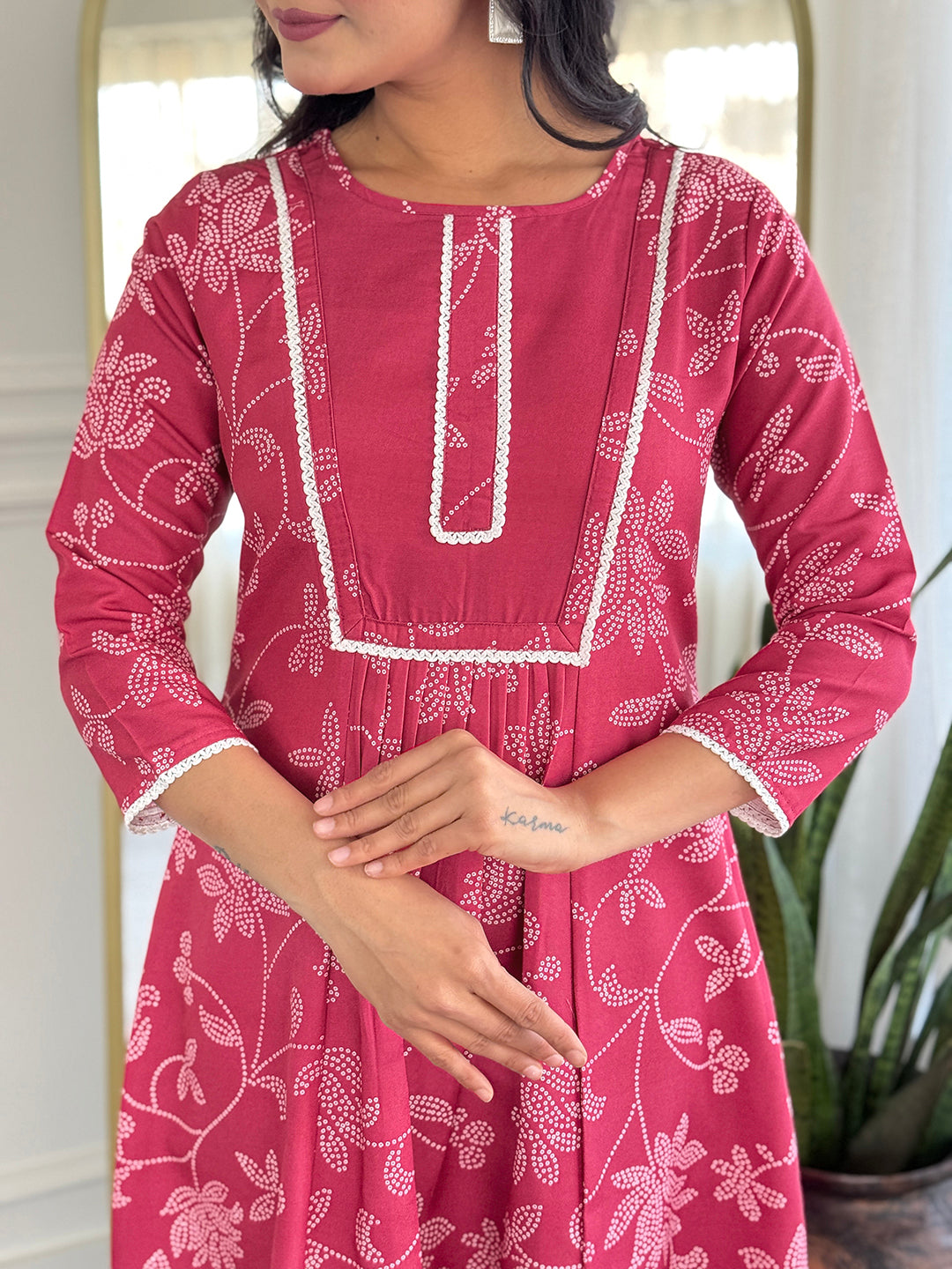 Women's Embroidered Rayon Kurti with Pant & Taby Dupatta Set | D722