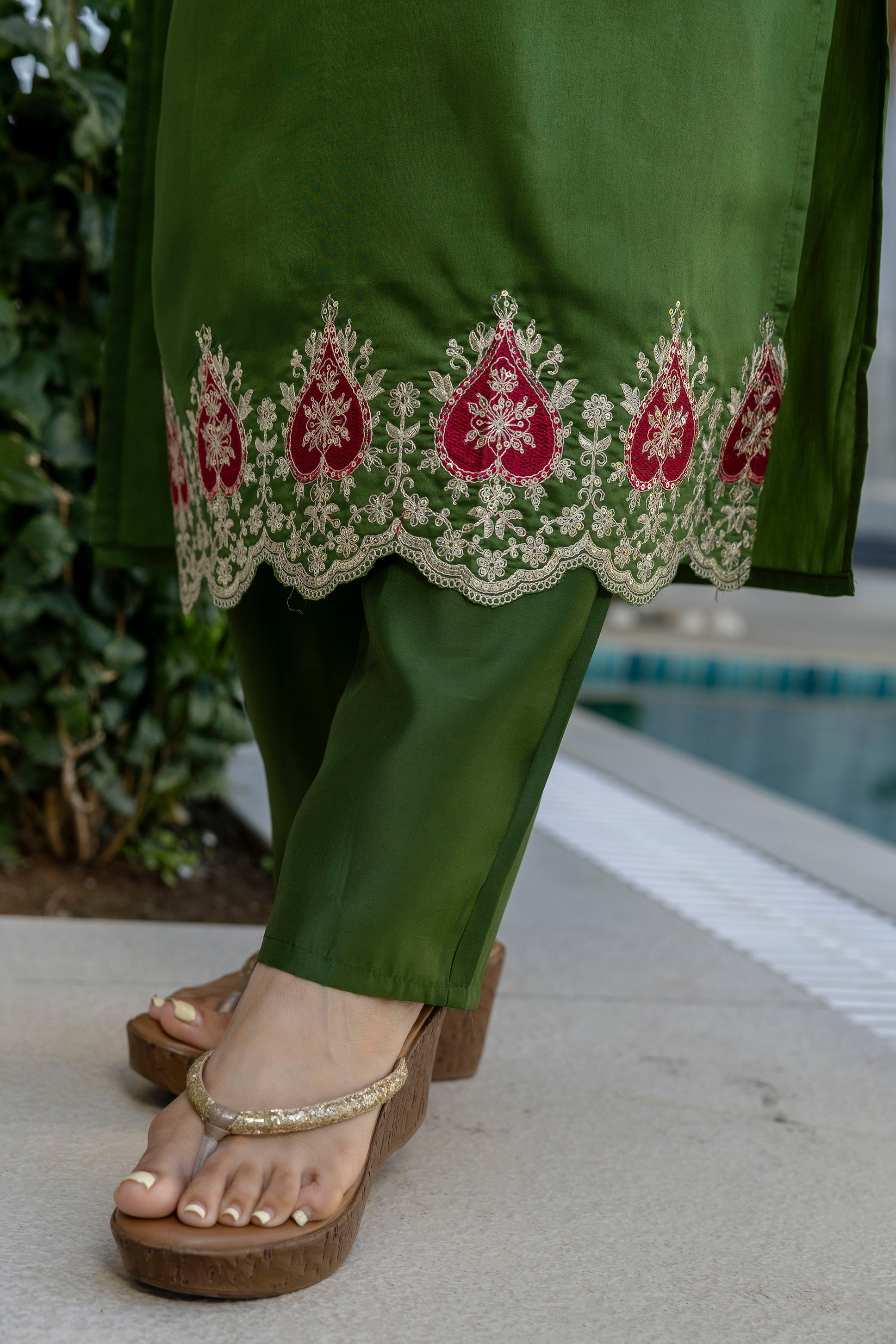 Women's Chanderi Embroidered Kurti Set with Pant & Pure Tebby Silk Printed Dupatta AF-RUTVI GREEN